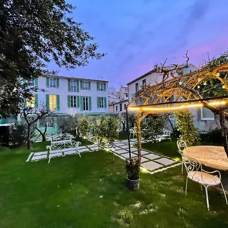 Magnifique Sur Jardin - Vieil Apartment
